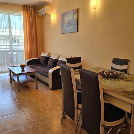 Apartment In Central Plaza Slăntjev Brjag Exteriör bild