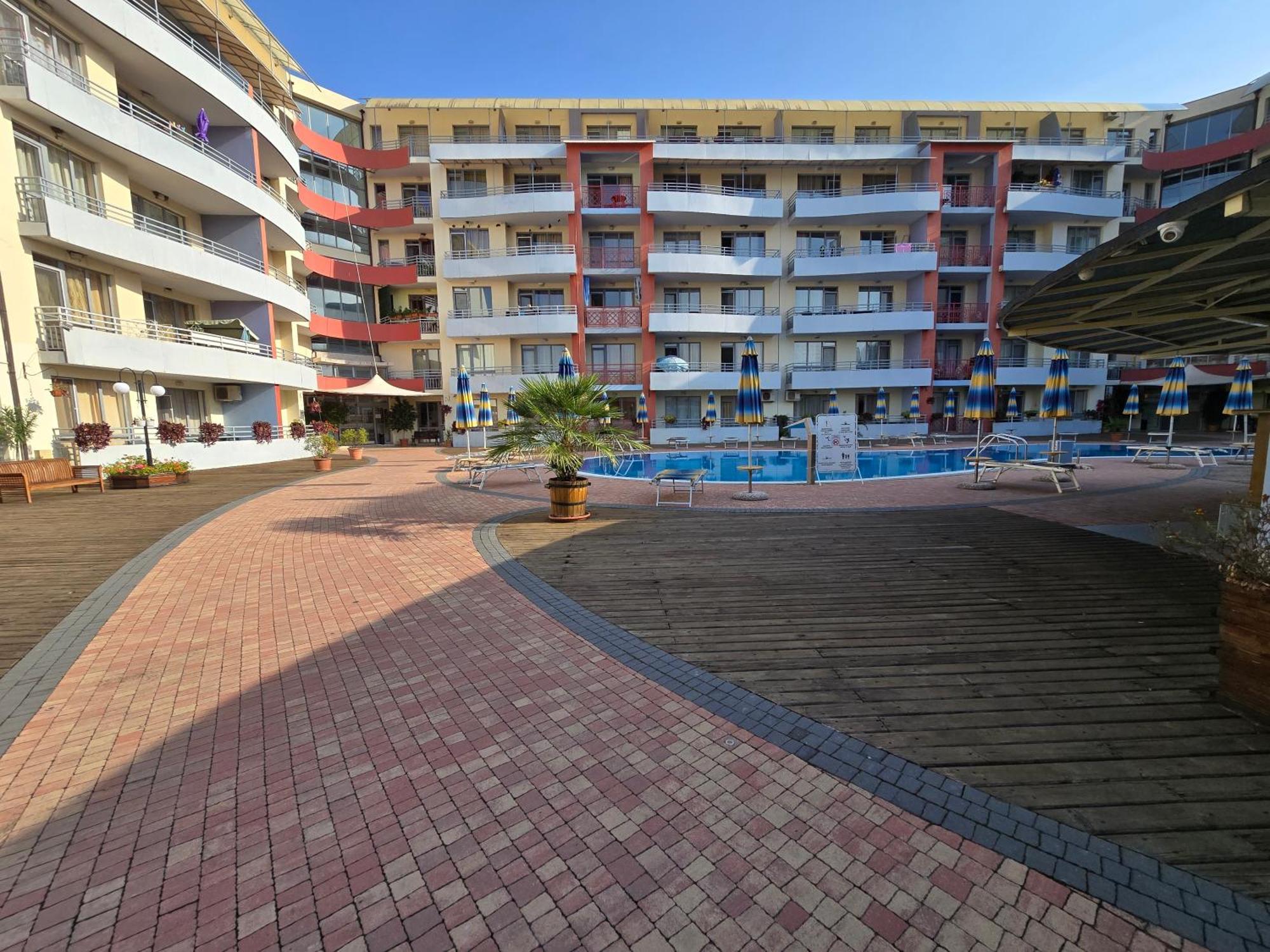 Apartment In Central Plaza Slăntjev Brjag Exteriör bild