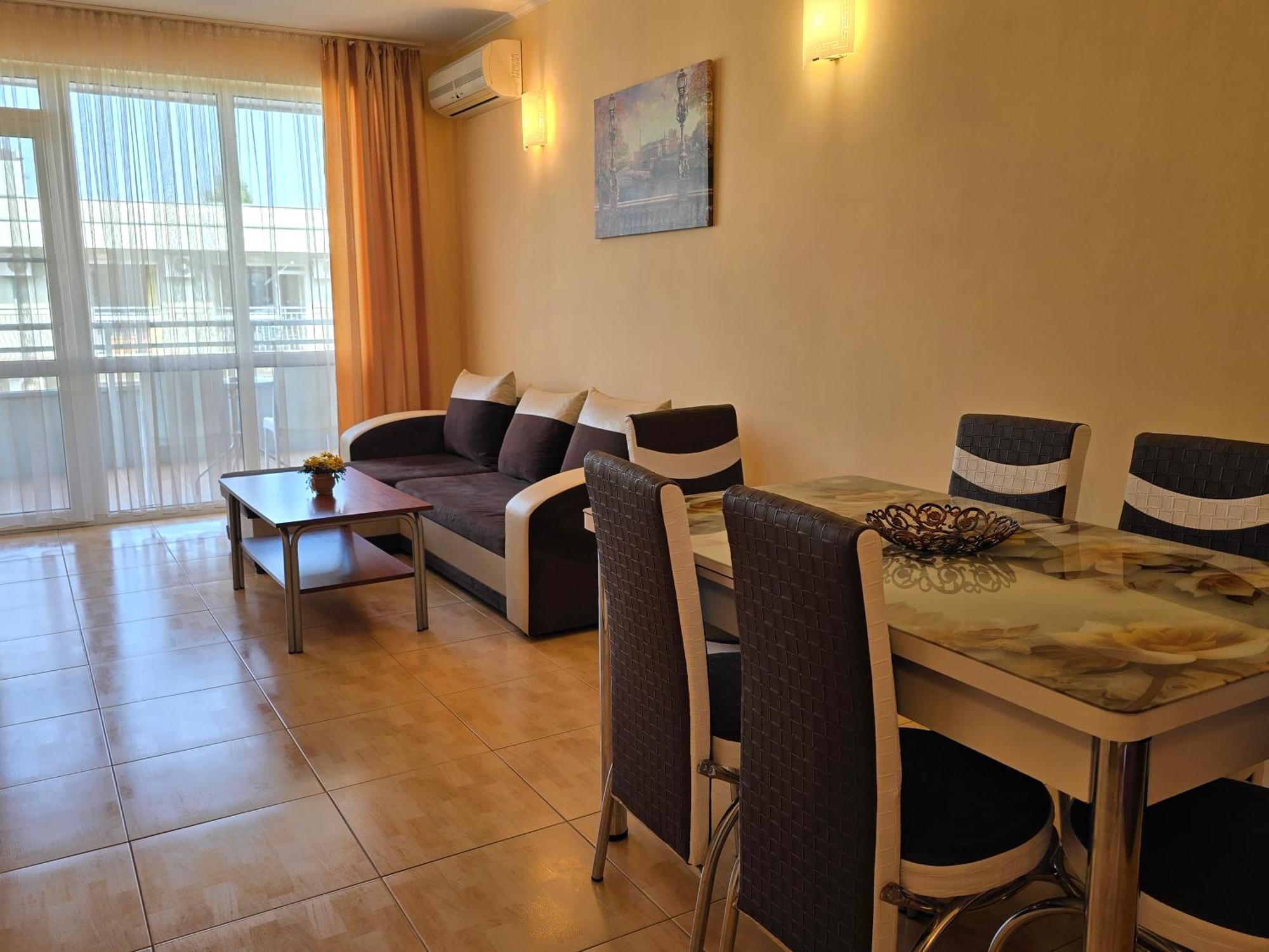 Apartment In Central Plaza Slăntjev Brjag Exteriör bild
